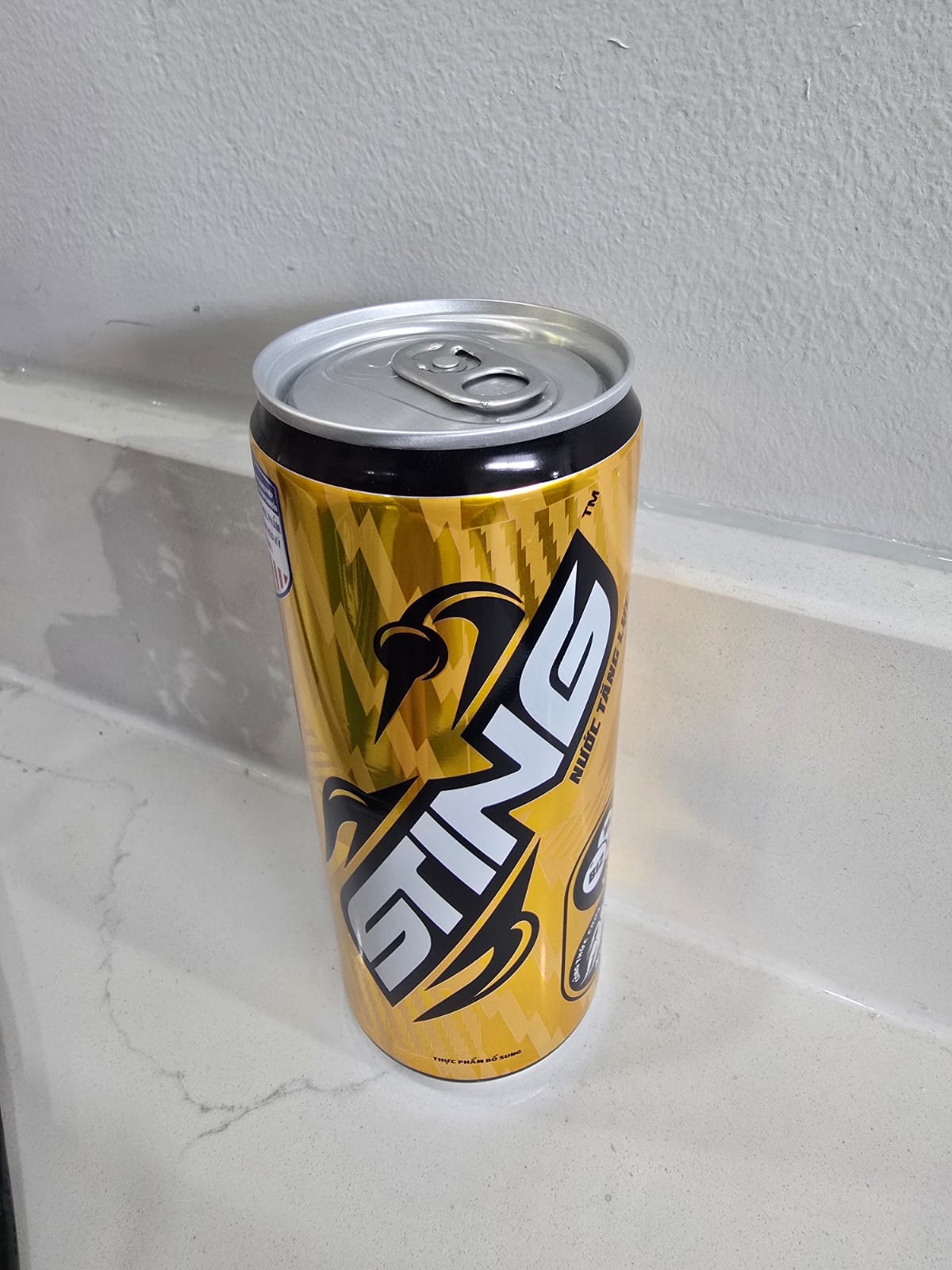Sting Gold Energy Drink (Nước tăng lực Sting)