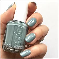 Essie Nail Lacquer | mooning #1009 (0.5oz)