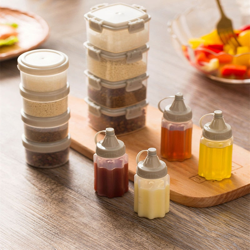 4pcs Plastic Sauce Squeeze Bottle Mini Seasoning Box Salad Dressing Containers Outdoor Portable Barbecue Spice Jar Kitchen Tool
