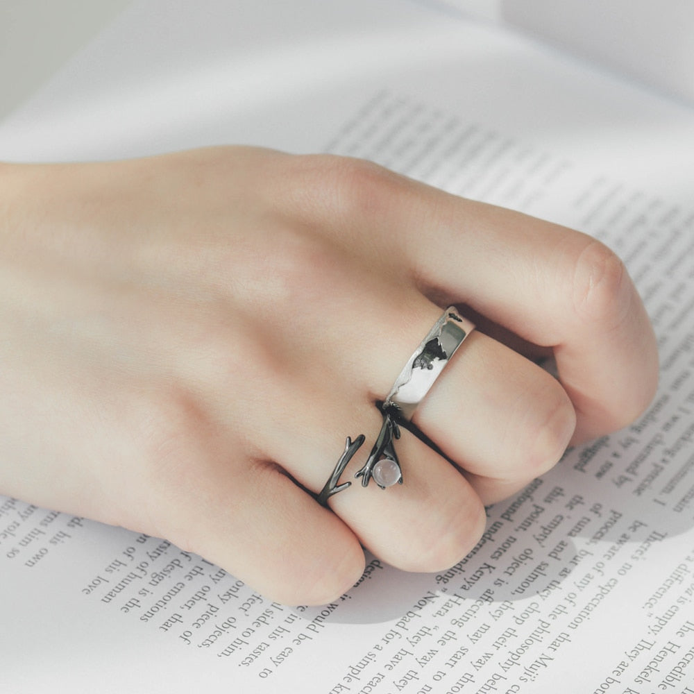 Thaya Original Moonlight Forest Design Finger Ring Moonstone Gemstone s925 Silver Black Branch Ring for Women Elegant Jewelry