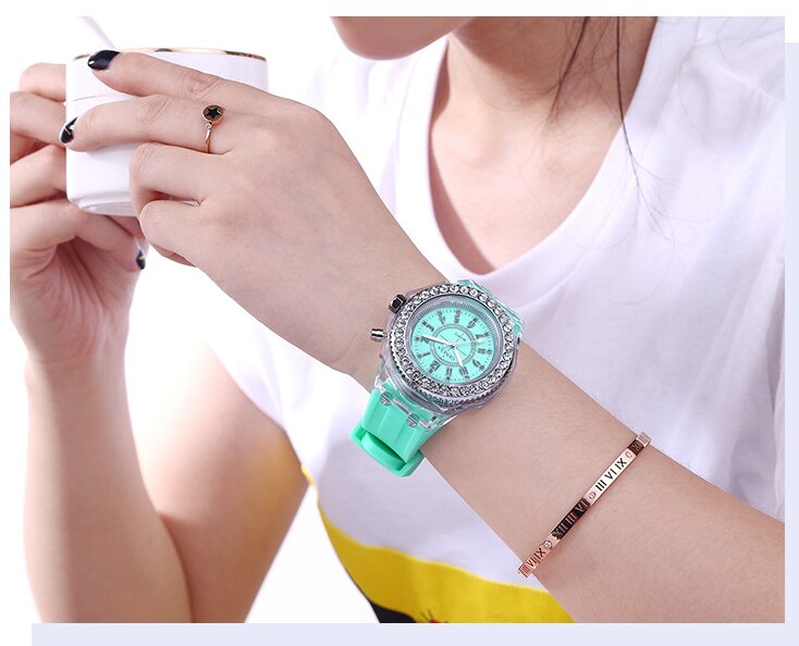 Women Flash Luminous Personalized Rhinestone Led Watch Trends Students Lovers Jellies Woman Men's Watches Light Wrist Watch